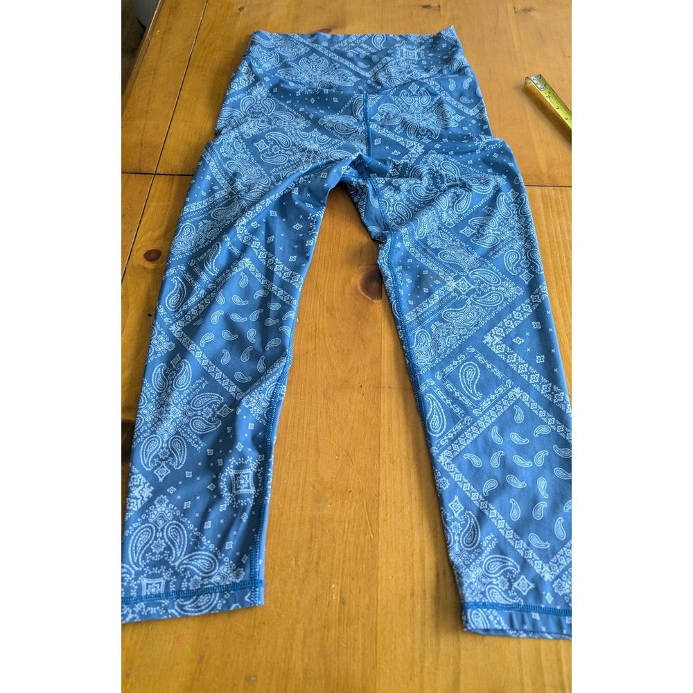 American Eagle Blue Bandana Paisley Lightweight Everything Leggings 7/8 Length L